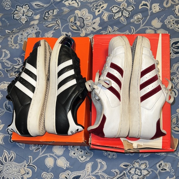 🤗Bundle of Women ADIDAS Sneakers🤗 - Picture 4 of 5